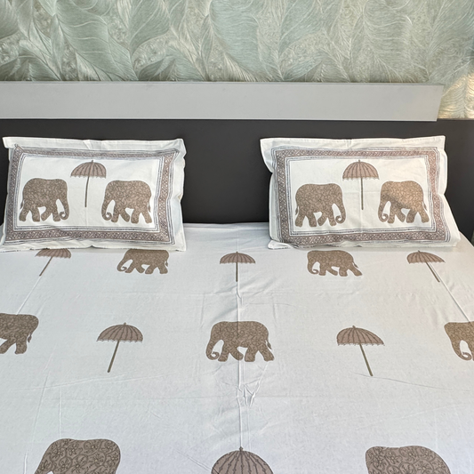 Elegant Ivory-Dark Brown Bedsheet Set- Super King size