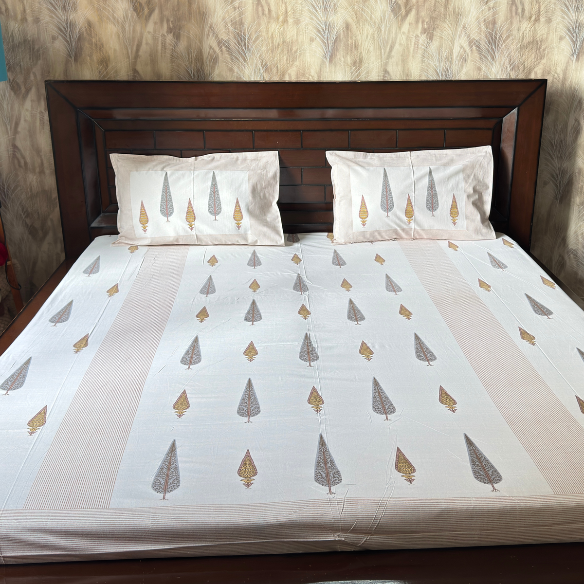 Elegant Off White- Blue Brown Bedsheet Set- Super King size