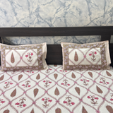 Elegant Ivory-Pink Bedsheet Set- Super King size Ivory & Pink