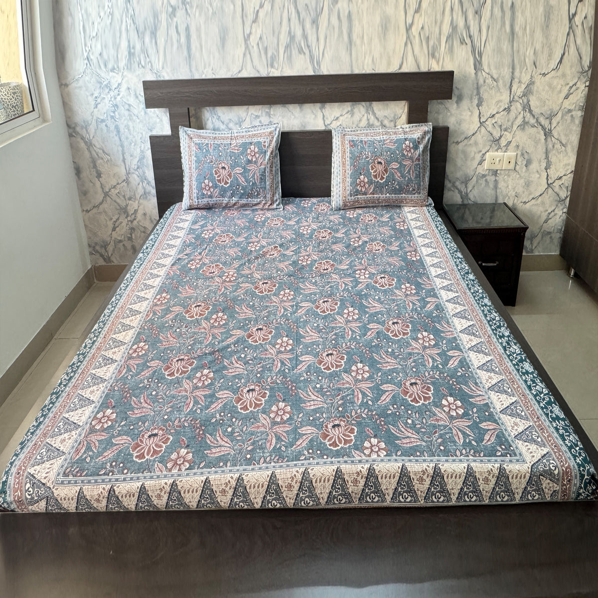 Premium Floral Double Bed Bedsheet with 2 Pillow Covers: Floral print Teal Blue